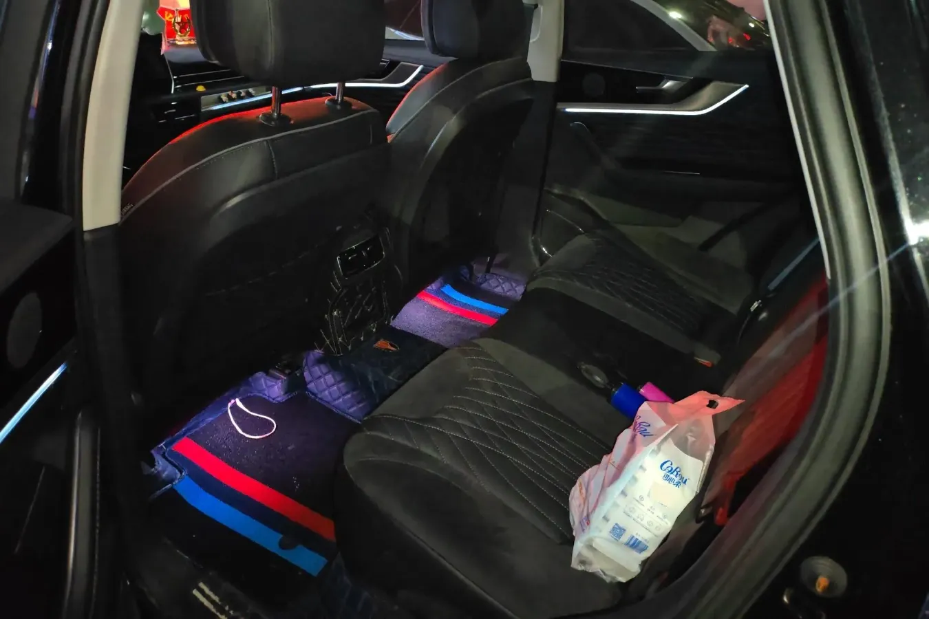 2022 HongQi HS5 2.0T 224HP L4 6AT,autocango,china used car exporter,china ev exporter,chinese used car exporter,chinese used ev exporter