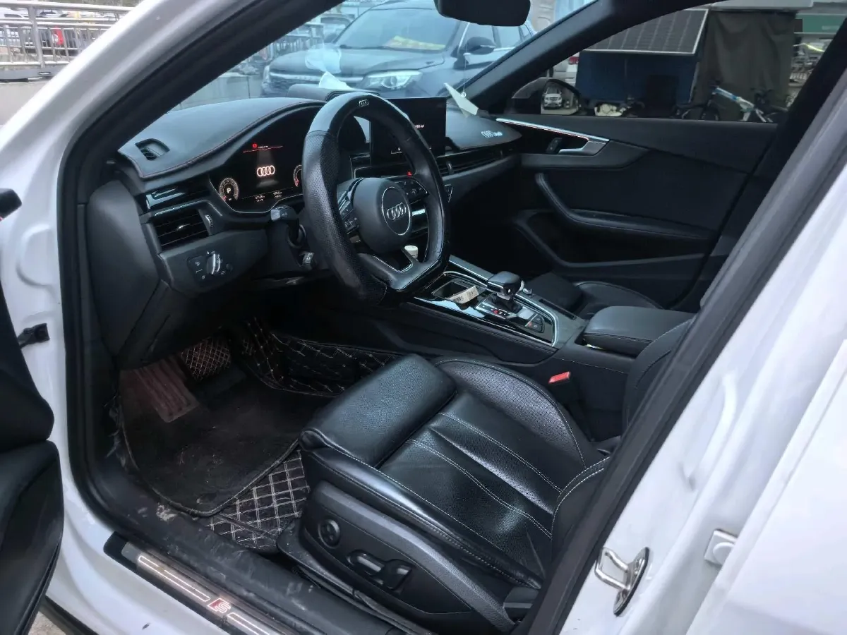 2023 Audi A4L 2.0T 190HP L4 7DCT,autocango,china used car exporter,china ev exporter,chinese used car exporter,chinese used ev exporter