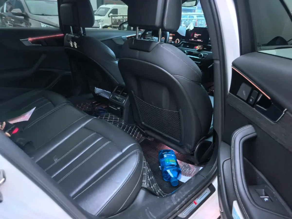 2023 Audi A4L 2.0T 190HP L4 7DCT,autocango,china used car exporter,china ev exporter,chinese used car exporter,chinese used ev exporter