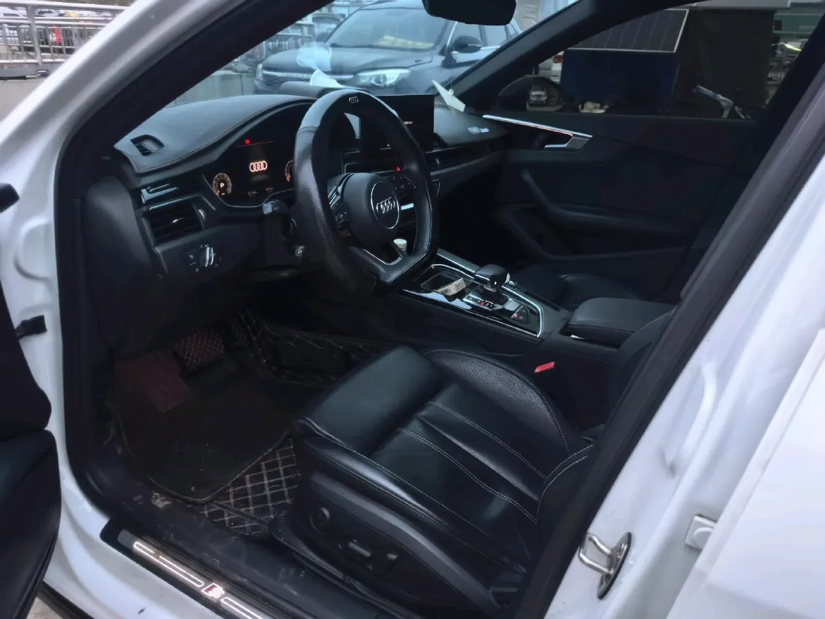 2023 Audi A4L 2.0T 190HP L4 7DCT,autocango,china used car exporter,china ev exporter,chinese used car exporter,chinese used ev exporter