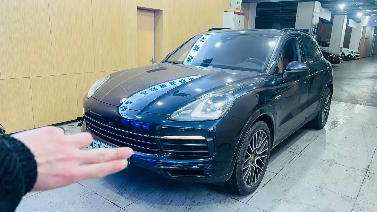 2023 Porsche Cayenne 2.0T 252HP L4 8AT PHEV 17.9KWH,autocango,china used car exporter,china ev exporter,chinese used car exporter,chinese used ev exporter