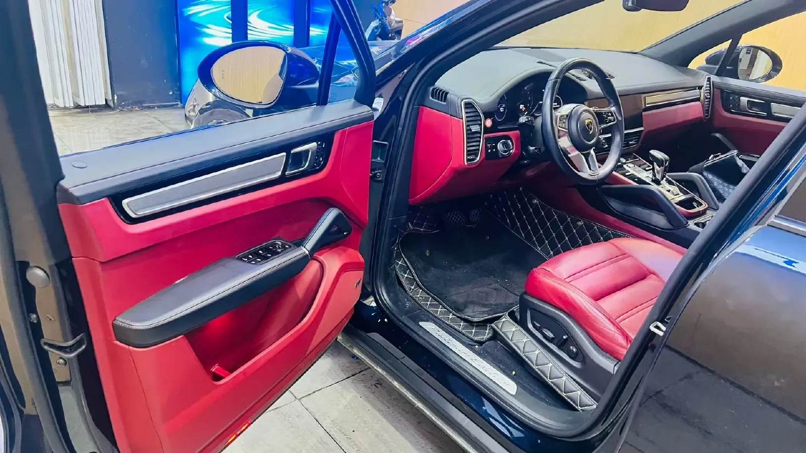 2023 Porsche Cayenne 2.0T 252HP L4 8AT PHEV 17.9KWH,autocango,china used car exporter,china ev exporter,chinese used car exporter,chinese used ev exporter