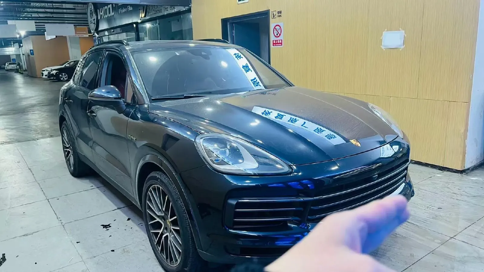 2023 Porsche Cayenne 2.0T 252HP L4 8AT PHEV 17.9KWH,autocango,china used car exporter,china ev exporter,chinese used car exporter,chinese used ev exporter
