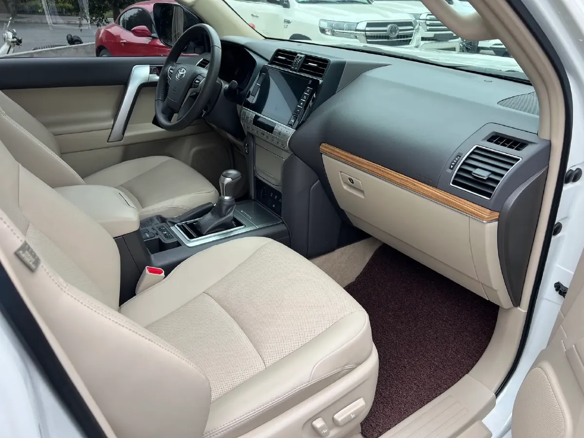 2023 Iveco DeYi 2.5T 122HP L4 6AT,autocango,china used car exporter,china ev exporter,chinese used car exporter,chinese used ev exporter