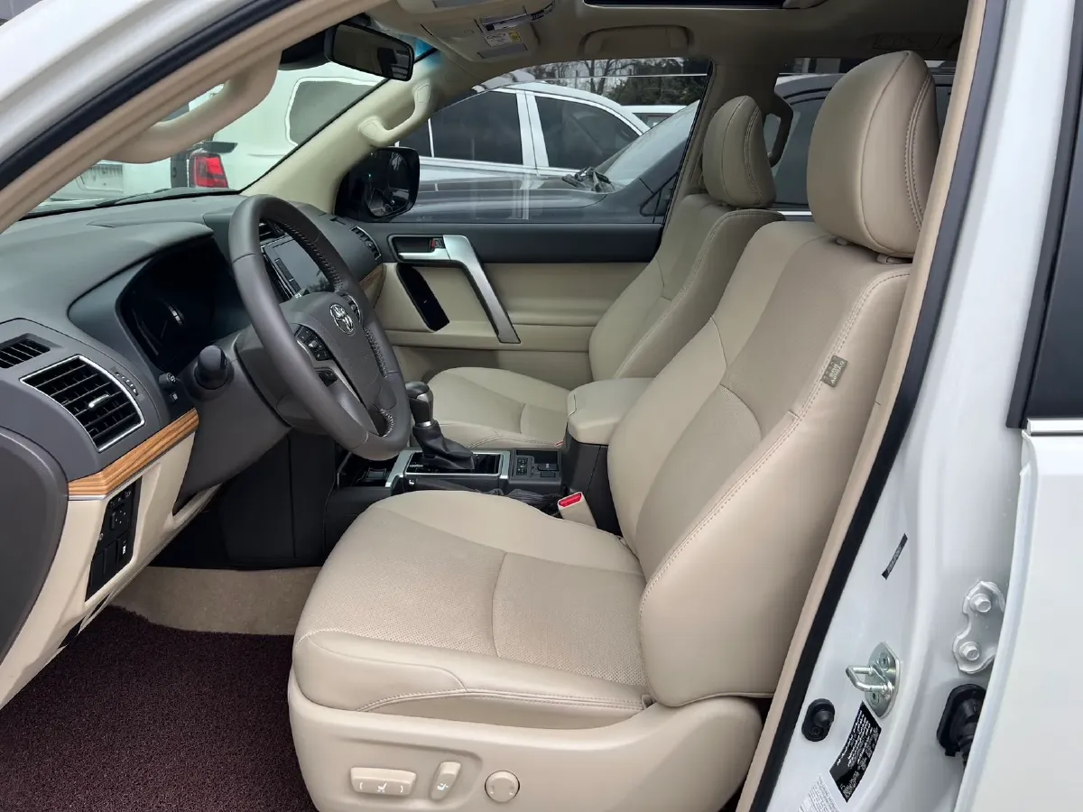 2023 Iveco DeYi 2.5T 122HP L4 6AT,autocango,china used car exporter,china ev exporter,chinese used car exporter,chinese used ev exporter