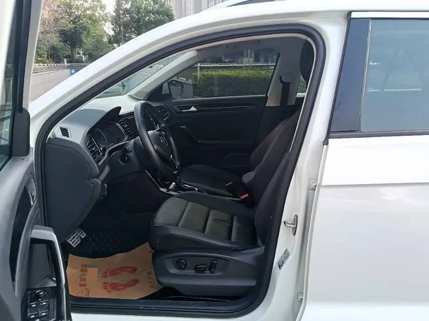 2019 Volkswagen T-Roc 1.4T 150HP L4 7DCT,autocango,china used car exporter,china ev exporter,chinese used car exporter,chinese used ev exporter