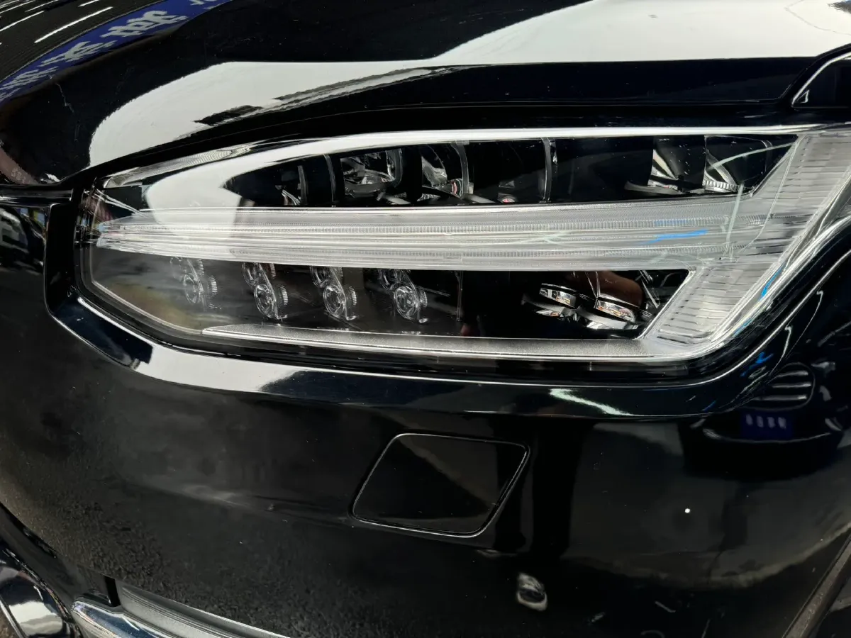 2018 Volvo XC90 2.0T 320HP L4 8AT,autocango,china used car exporter,china ev exporter,chinese used car exporter,chinese used ev exporter