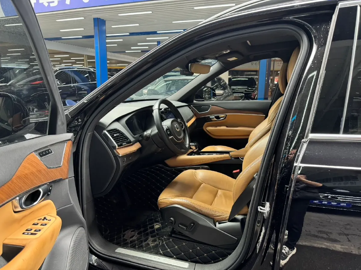 2018 Volvo XC90 2.0T 320HP L4 8AT,autocango,china used car exporter,china ev exporter,chinese used car exporter,chinese used ev exporter