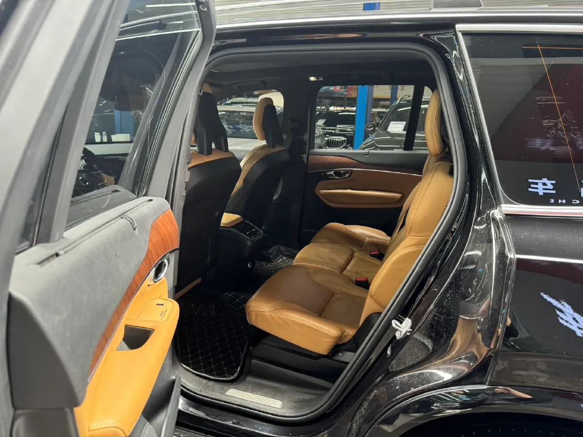 2018 Volvo XC90 2.0T 320HP L4 8AT,autocango,china used car exporter,china ev exporter,chinese used car exporter,chinese used ev exporter