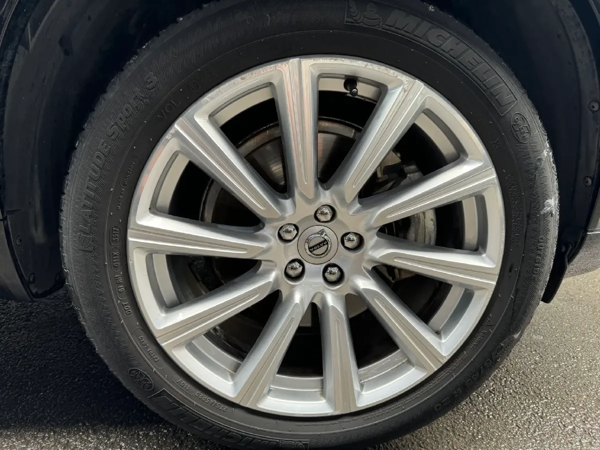 2018 Volvo XC90 2.0T 320HP L4 8AT,autocango,china used car exporter,china ev exporter,chinese used car exporter,chinese used ev exporter