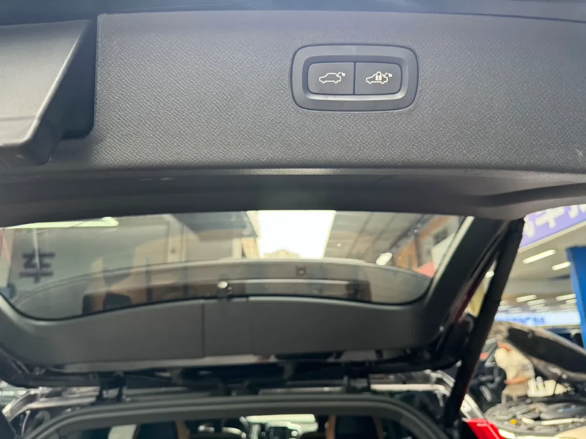 2018 Volvo XC90 2.0T 320HP L4 8AT,autocango,china used car exporter,china ev exporter,chinese used car exporter,chinese used ev exporter