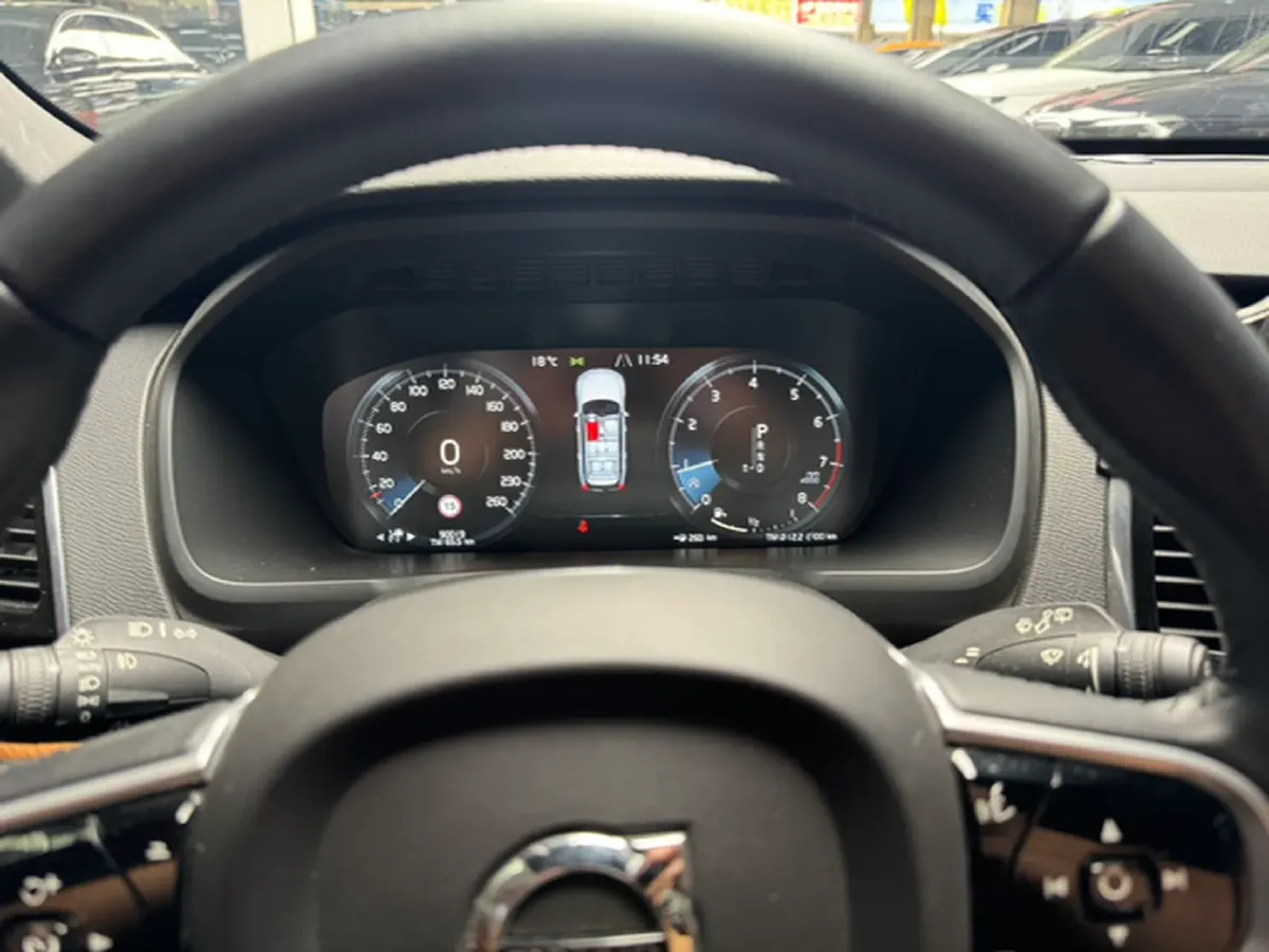 2018 Volvo XC90 2.0T 320HP L4 8AT,autocango,china used car exporter,china ev exporter,chinese used car exporter,chinese used ev exporter