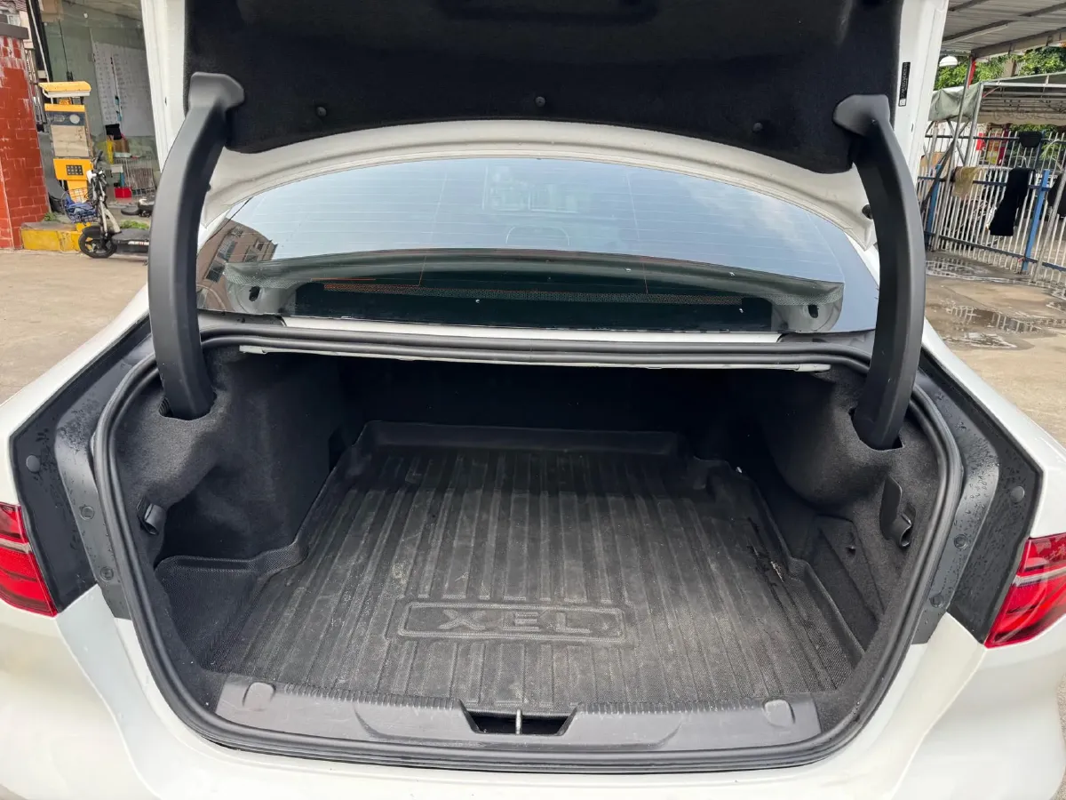 2021 Jaguar XEL 2.0T 250HP L4 8AT,autocango,china used car exporter,china ev exporter,chinese used car exporter,chinese used ev exporter