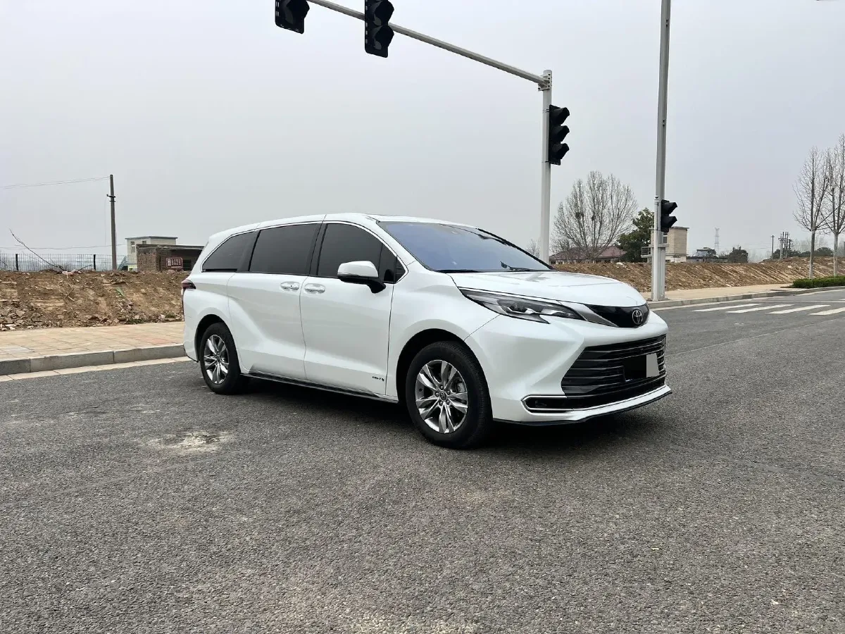 2024 Toyota Sienna 2.5L 189HP L4 E-CVT Hybrid,autocango,china used car exporter,china ev exporter,chinese used car exporter,chinese used ev exporter