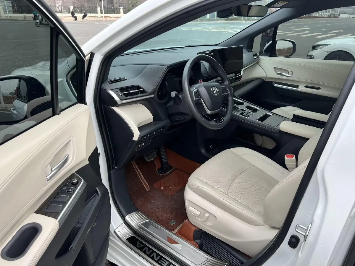 2024 Toyota Sienna 2.5L 189HP L4 E-CVT Hybrid,autocango,china used car exporter,china ev exporter,chinese used car exporter,chinese used ev exporter