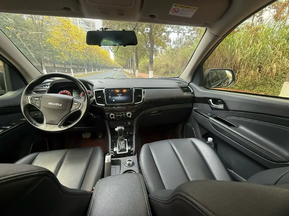 2020 Isuzu LingTuo 2.5T 150HP L4 6AT,autocango,china used car exporter,china ev exporter,chinese used car exporter,chinese used ev exporter