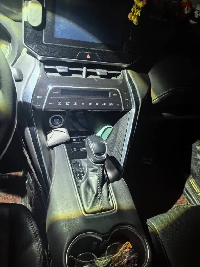 2022 Toyota Harrier 2.0L 171HP L4 CVT,autocango,china used car exporter,china ev exporter,chinese used car exporter,chinese used ev exporter