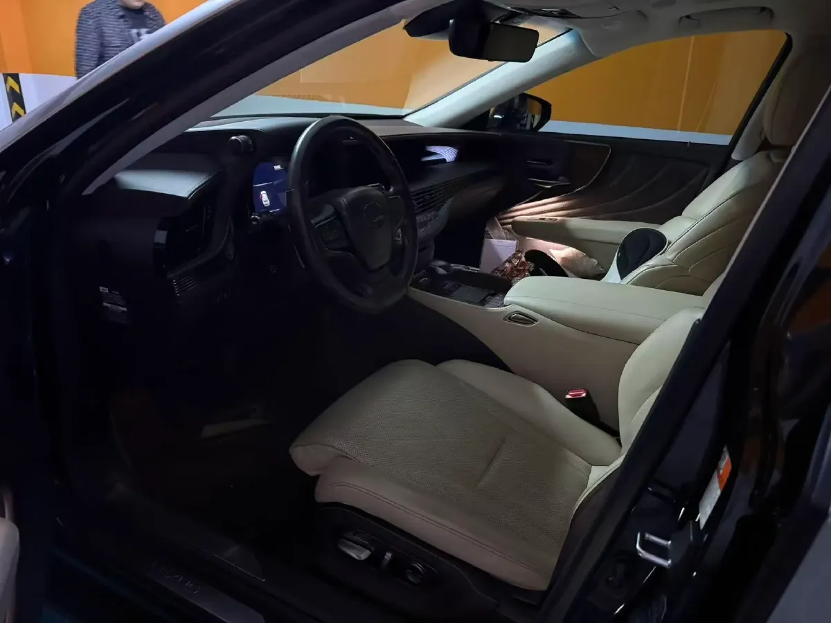 2018 Jaguar XJ 3.0T 340HP V6 8AT,autocango,china used car exporter,china ev exporter,chinese used car exporter,chinese used ev exporter