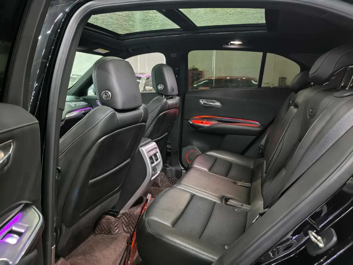 2021 Cadillac XT4 2.0T 237HP L4 9AT,autocango,china used car exporter,china ev exporter,chinese used car exporter,chinese used ev exporter