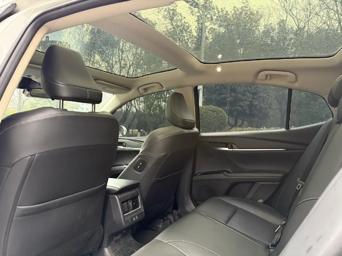 2024 Toyota Camry 2.0L 173HP L4 CVT,autocango,china used car exporter,china ev exporter,chinese used car exporter,chinese used ev exporter