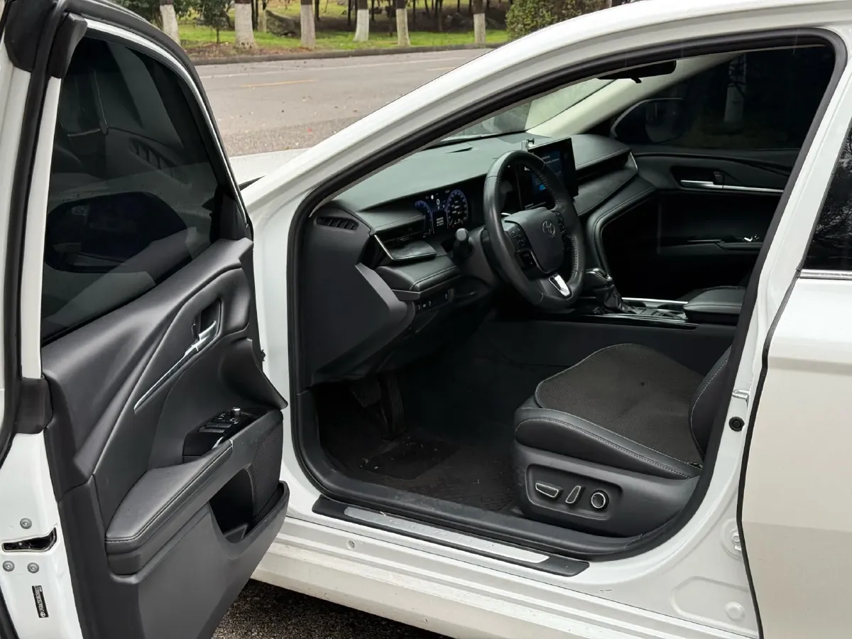 2024 Toyota Camry 2.0L 173HP L4 CVT,autocango,china used car exporter,china ev exporter,chinese used car exporter,chinese used ev exporter