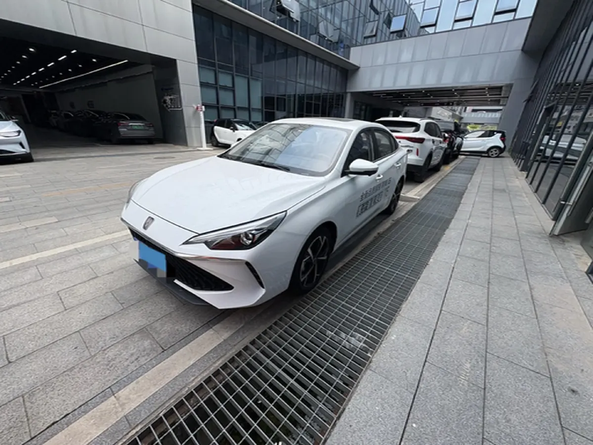 2023 Roewe i5 1.5L 129HP L4 CVT,autocango,china used car exporter,china ev exporter,chinese used car exporter,chinese used ev exporter