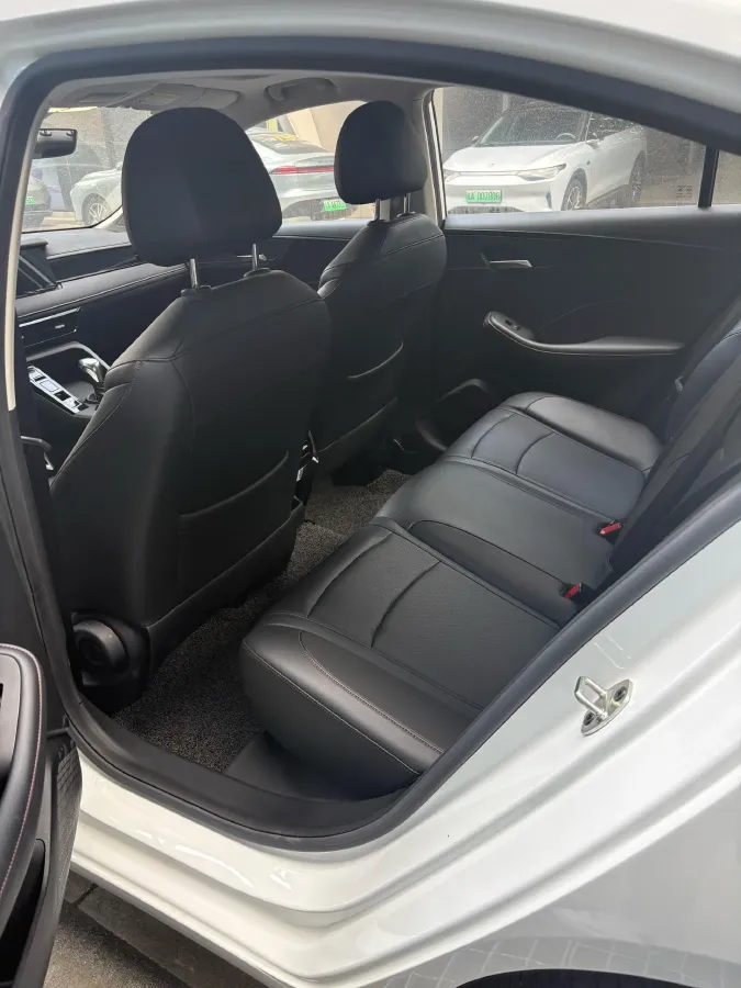 2023 Roewe i5 1.5L 129HP L4 CVT,autocango,china used car exporter,china ev exporter,chinese used car exporter,chinese used ev exporter