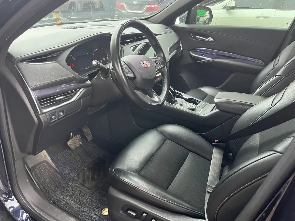 2020 Cadillac XT4 2.0T 241HP L4 9AT,autocango,china used car exporter,china ev exporter,chinese used car exporter,chinese used ev exporter