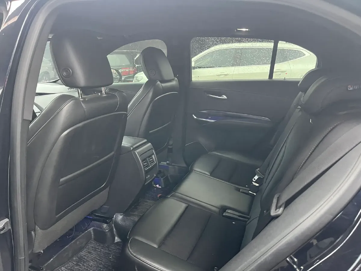 2020 Cadillac XT4 2.0T 241HP L4 9AT,autocango,china used car exporter,china ev exporter,chinese used car exporter,chinese used ev exporter