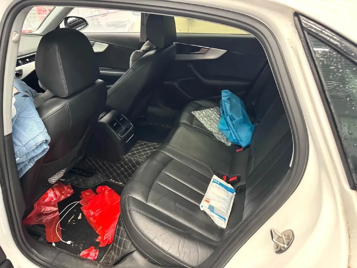 2019 Audi A4L 2.0T 190HP L4 7DCT,autocango,china used car exporter,china ev exporter,chinese used car exporter,chinese used ev exporter