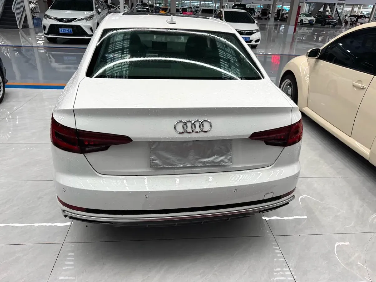 2019 Audi A4L 2.0T 190HP L4 7DCT,autocango,china used car exporter,china ev exporter,chinese used car exporter,chinese used ev exporter