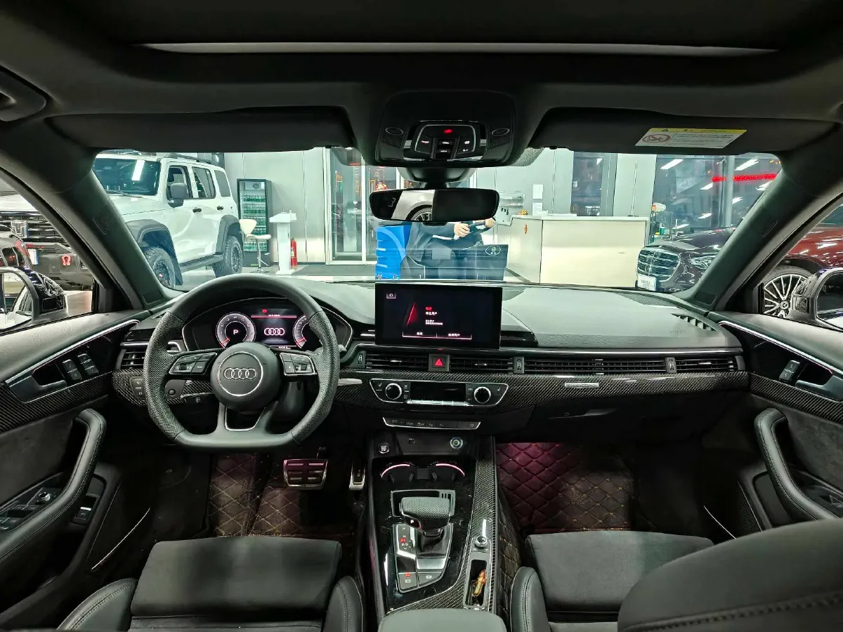 2024 Audi A4L 2.0T 245HP L4 7DCT,autocango,china used car exporter,china ev exporter,chinese used car exporter,chinese used ev exporter