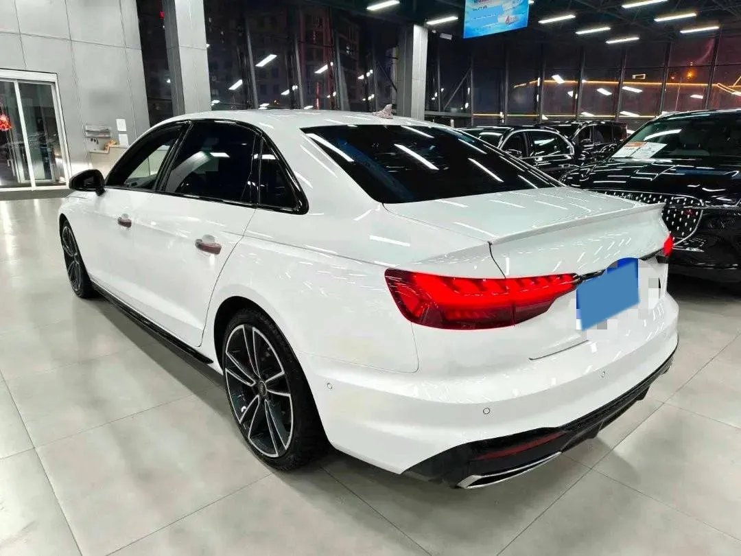 2024 Audi A4L 2.0T 245HP L4 7DCT,autocango,china used car exporter,china ev exporter,chinese used car exporter,chinese used ev exporter