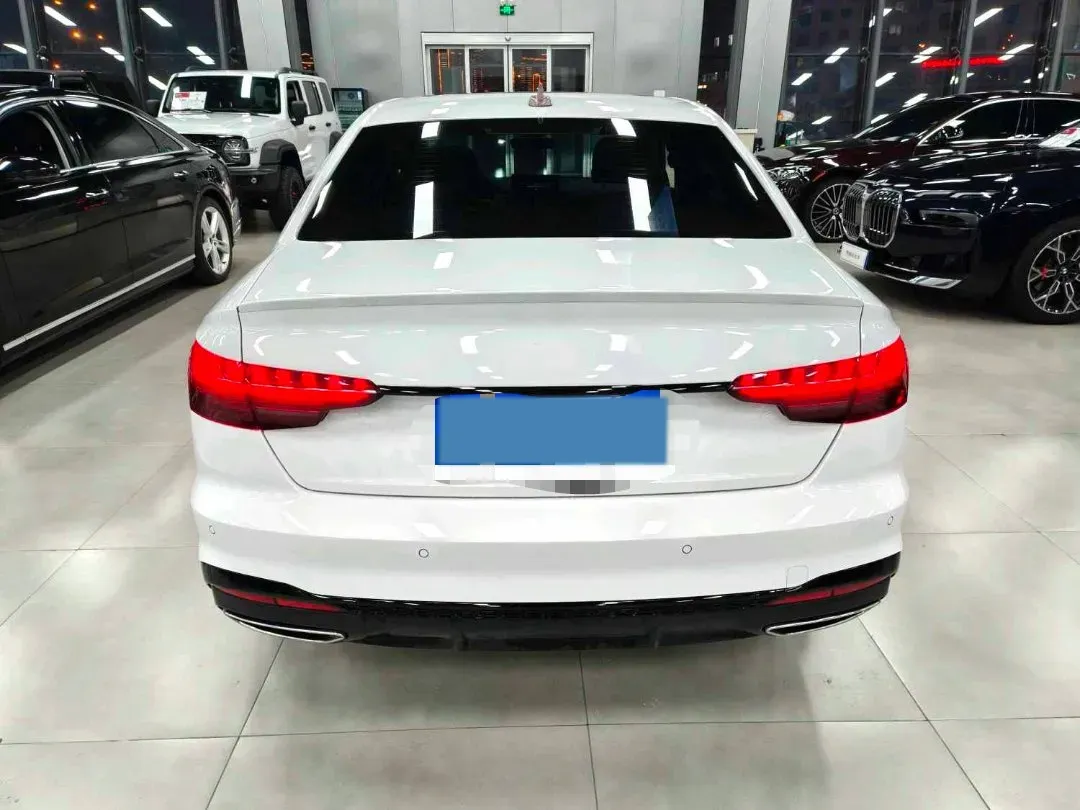 2024 Audi A4L 2.0T 245HP L4 7DCT,autocango,china used car exporter,china ev exporter,chinese used car exporter,chinese used ev exporter