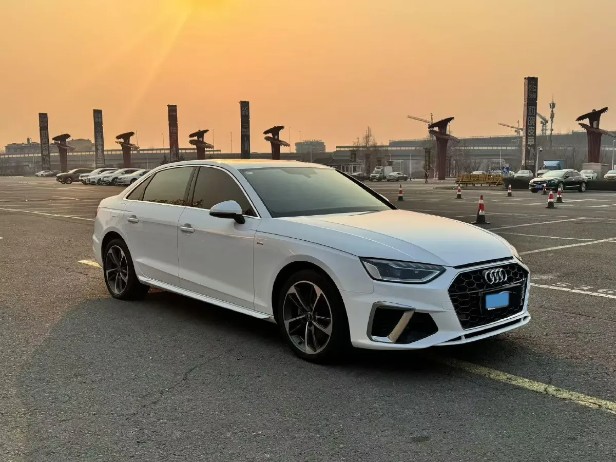 2023 Audi A4L 2.0T 190HP L4 7DCT,autocango,china used car exporter,china ev exporter,chinese used car exporter,chinese used ev exporter