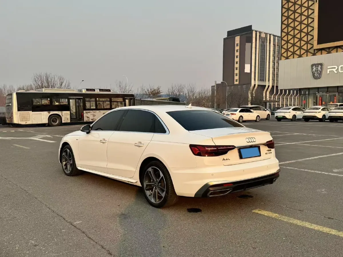 2023 Audi A4L 2.0T 190HP L4 7DCT,autocango,china used car exporter,china ev exporter,chinese used car exporter,chinese used ev exporter