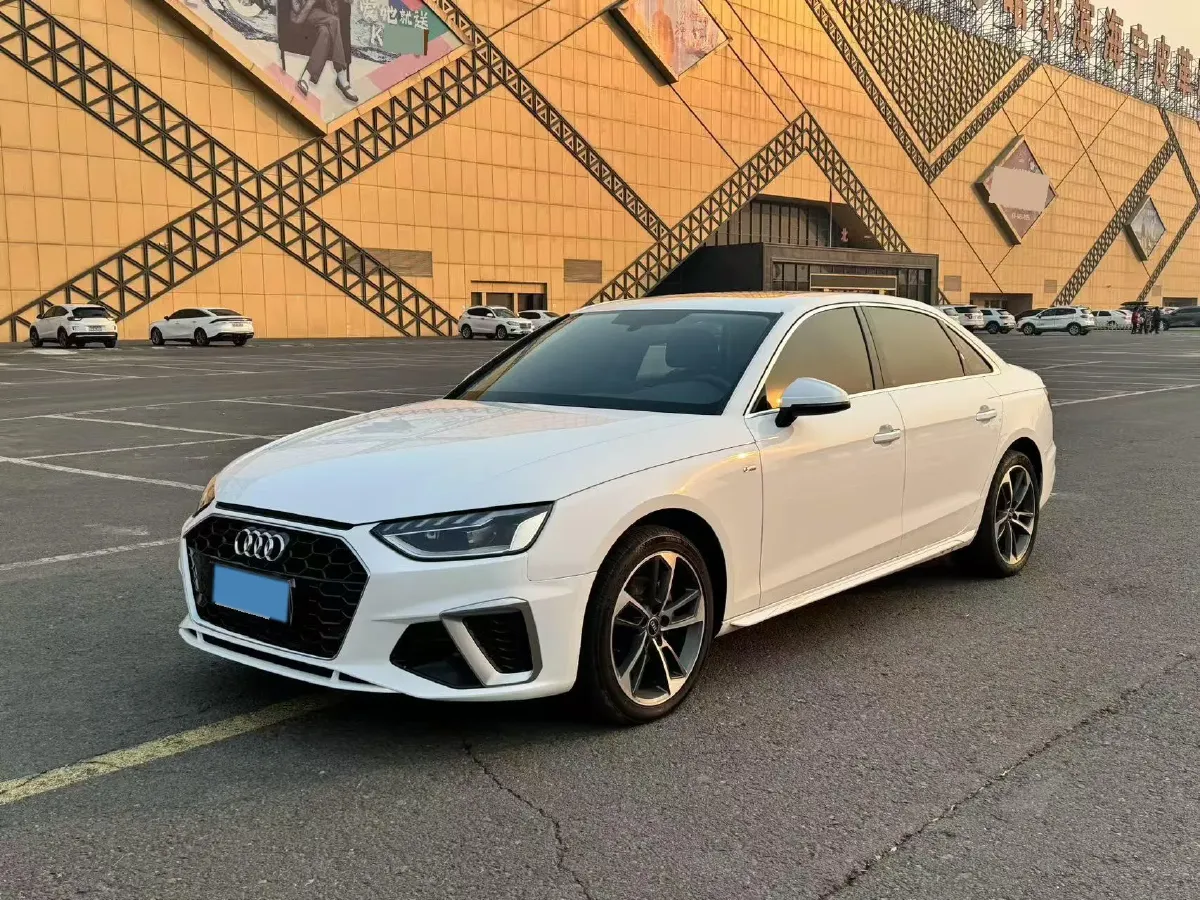 2023 Audi A4L 2.0T 190HP L4 7DCT,autocango,china used car exporter,china ev exporter,chinese used car exporter,chinese used ev exporter