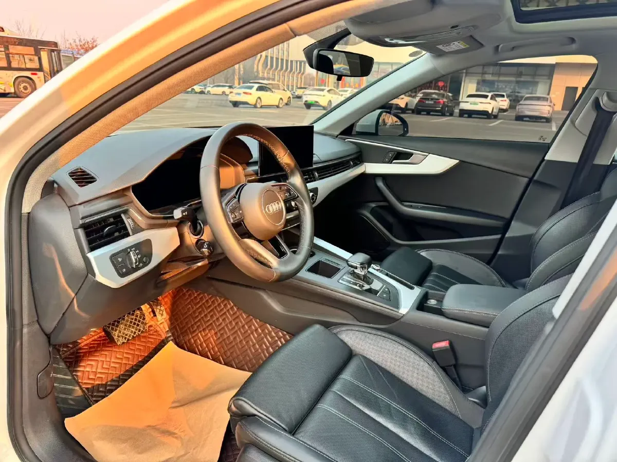 2023 Audi A4L 2.0T 190HP L4 7DCT,autocango,china used car exporter,china ev exporter,chinese used car exporter,chinese used ev exporter