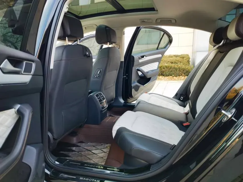 2023 Volkswagen Magotan 2.0T 186HP L4 7DCT,autocango,china used car exporter,china ev exporter,chinese used car exporter,chinese used ev exporter
