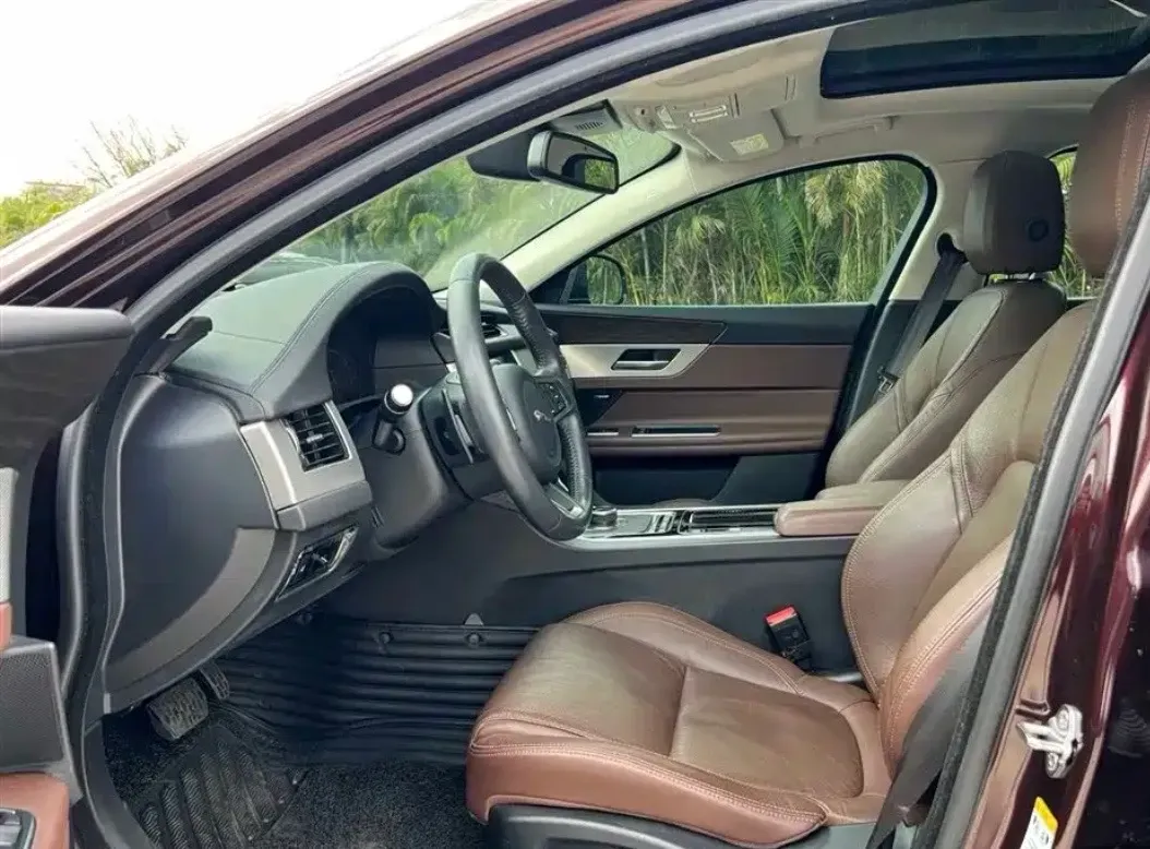 2020 Jaguar XFL 2.0T 250HP L4 8AT,autocango,china used car exporter,china ev exporter,chinese used car exporter,chinese used ev exporter