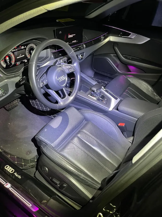 2020 Audi A4L 2.0T 190HP L4 7DCT,autocango,china used car exporter,china ev exporter,chinese used car exporter,chinese used ev exporter