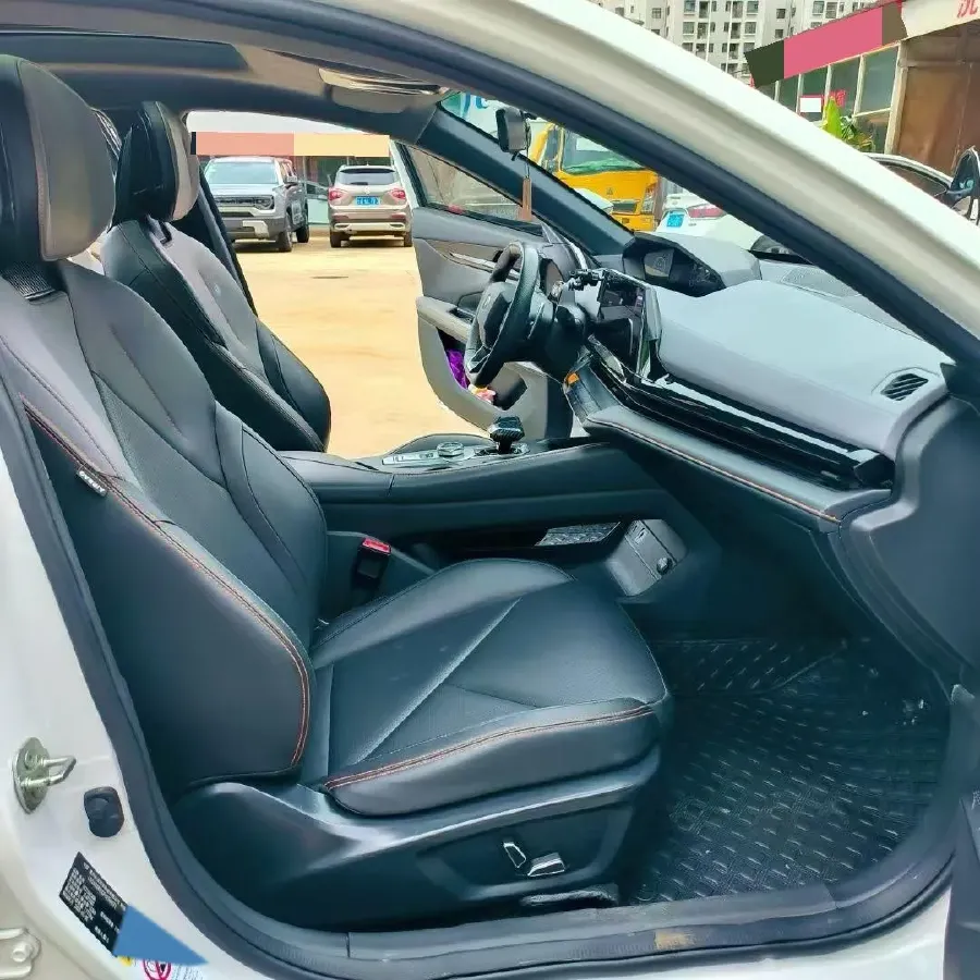 2023 ChangAn UNI-V 1.5T 188HP L4 7DCT,autocango,china used car exporter,china ev exporter,chinese used car exporter,chinese used ev exporter