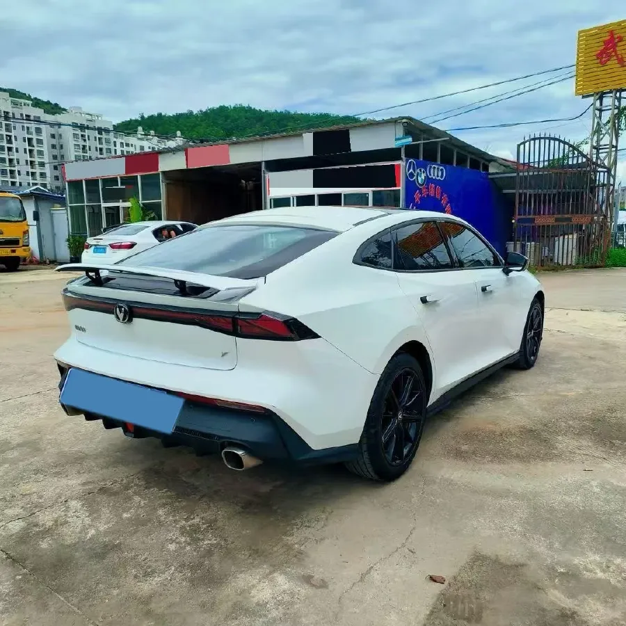 2023 ChangAn UNI-V 1.5T 188HP L4 7DCT,autocango,china used car exporter,china ev exporter,chinese used car exporter,chinese used ev exporter