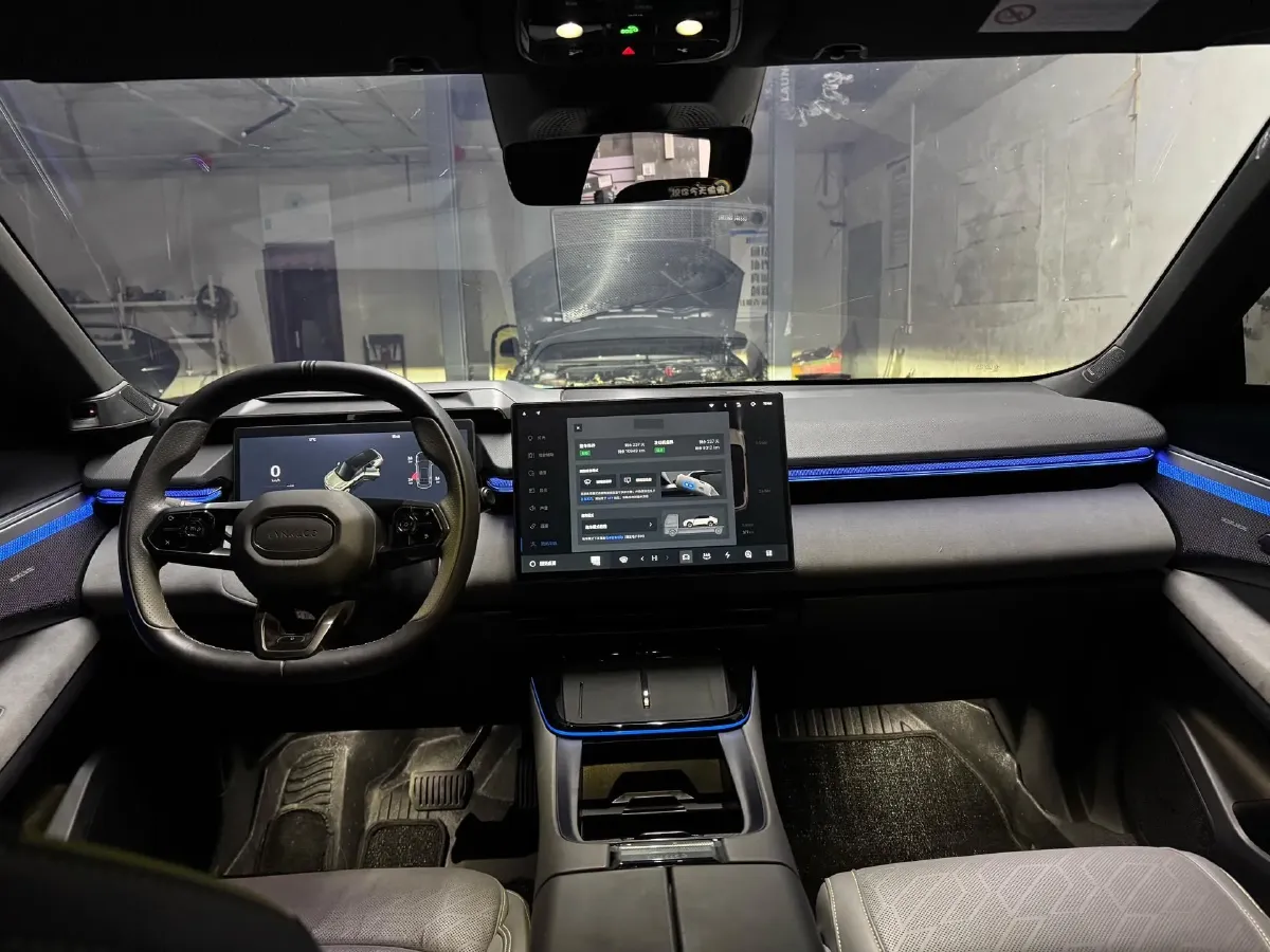 2025 LYNK&CO 08 EM-P 1.5T 163HP L4 3DHT PHEV 39.6KWH,autocango,china used car exporter,china ev exporter,chinese used car exporter,chinese used ev exporter