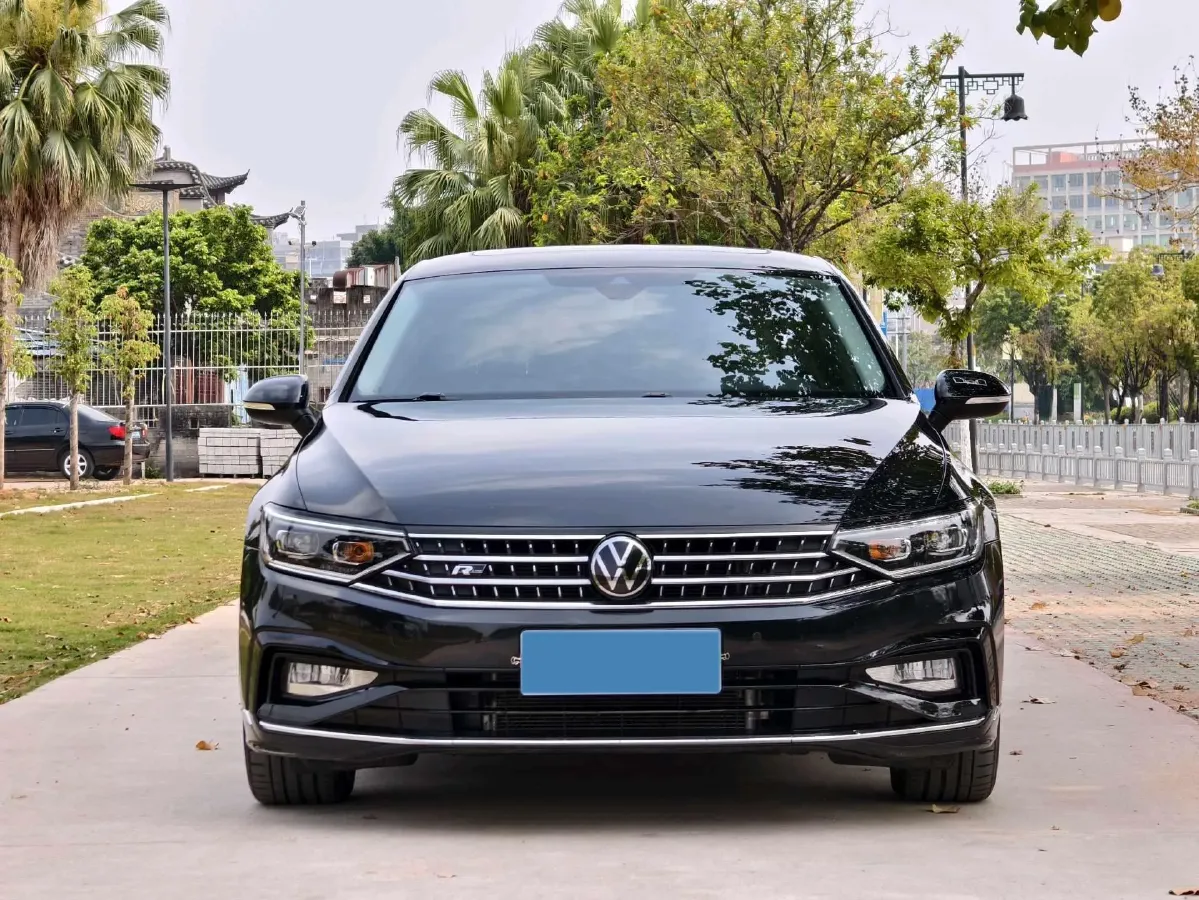 2023 Volkswagen Magotan 2.0T 186HP L4 7DCT,autocango,china used car exporter,china ev exporter,chinese used car exporter,chinese used ev exporter