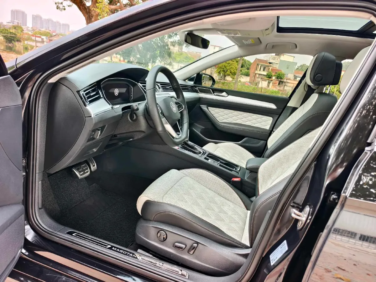 2023 Volkswagen Magotan 2.0T 186HP L4 7DCT,autocango,china used car exporter,china ev exporter,chinese used car exporter,chinese used ev exporter