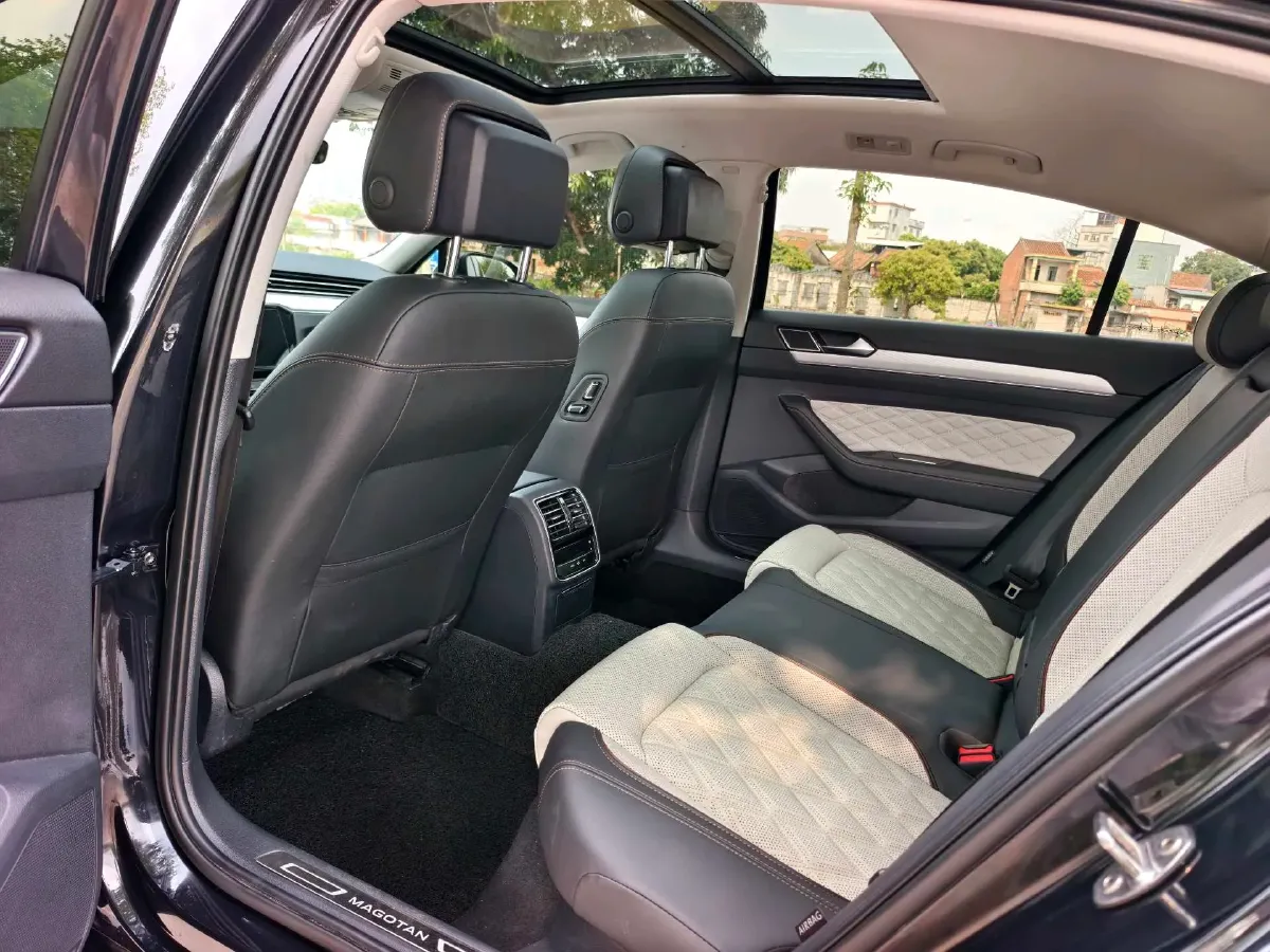 2023 Volkswagen Magotan 2.0T 186HP L4 7DCT,autocango,china used car exporter,china ev exporter,chinese used car exporter,chinese used ev exporter