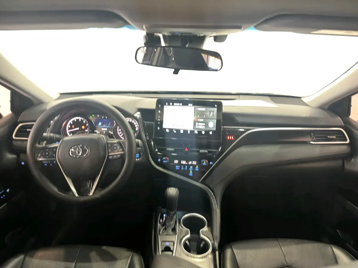 2021 Toyota Camry 2.5L 209HP L4 8AT,autocango,china used car exporter,china ev exporter,chinese used car exporter,chinese used ev exporter