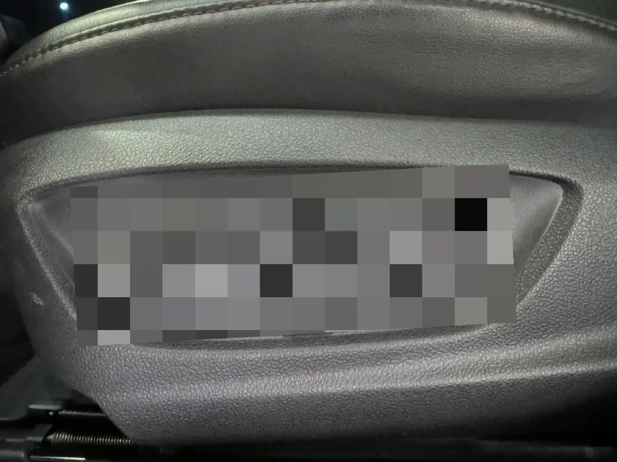 2021 Toyota Camry 2.5L 209HP L4 8AT,autocango,china used car exporter,china ev exporter,chinese used car exporter,chinese used ev exporter