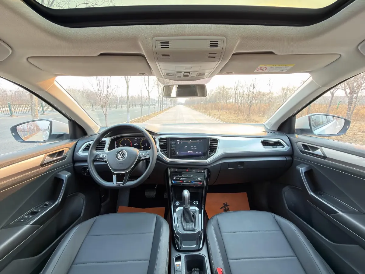 2022 Volkswagen T-Roc 1.4T 150HP L4 7DCT,autocango,china used car exporter,china ev exporter,chinese used car exporter,chinese used ev exporter